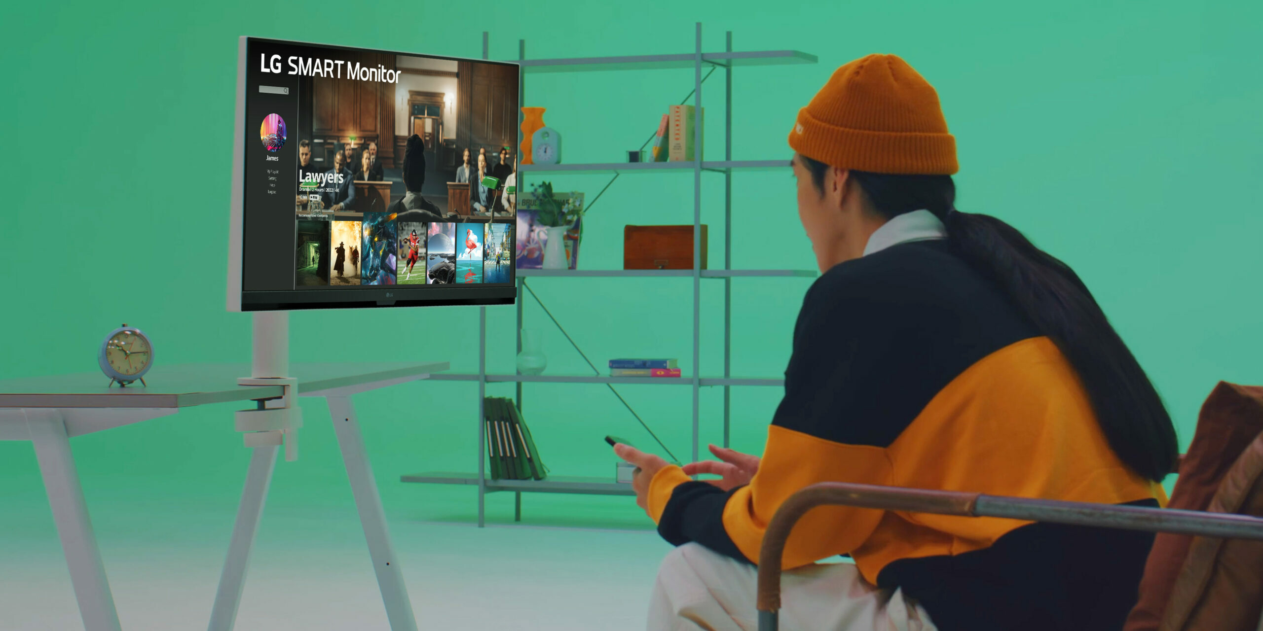 LG SMART Monitor_lifestyle (32SQ780S)_04